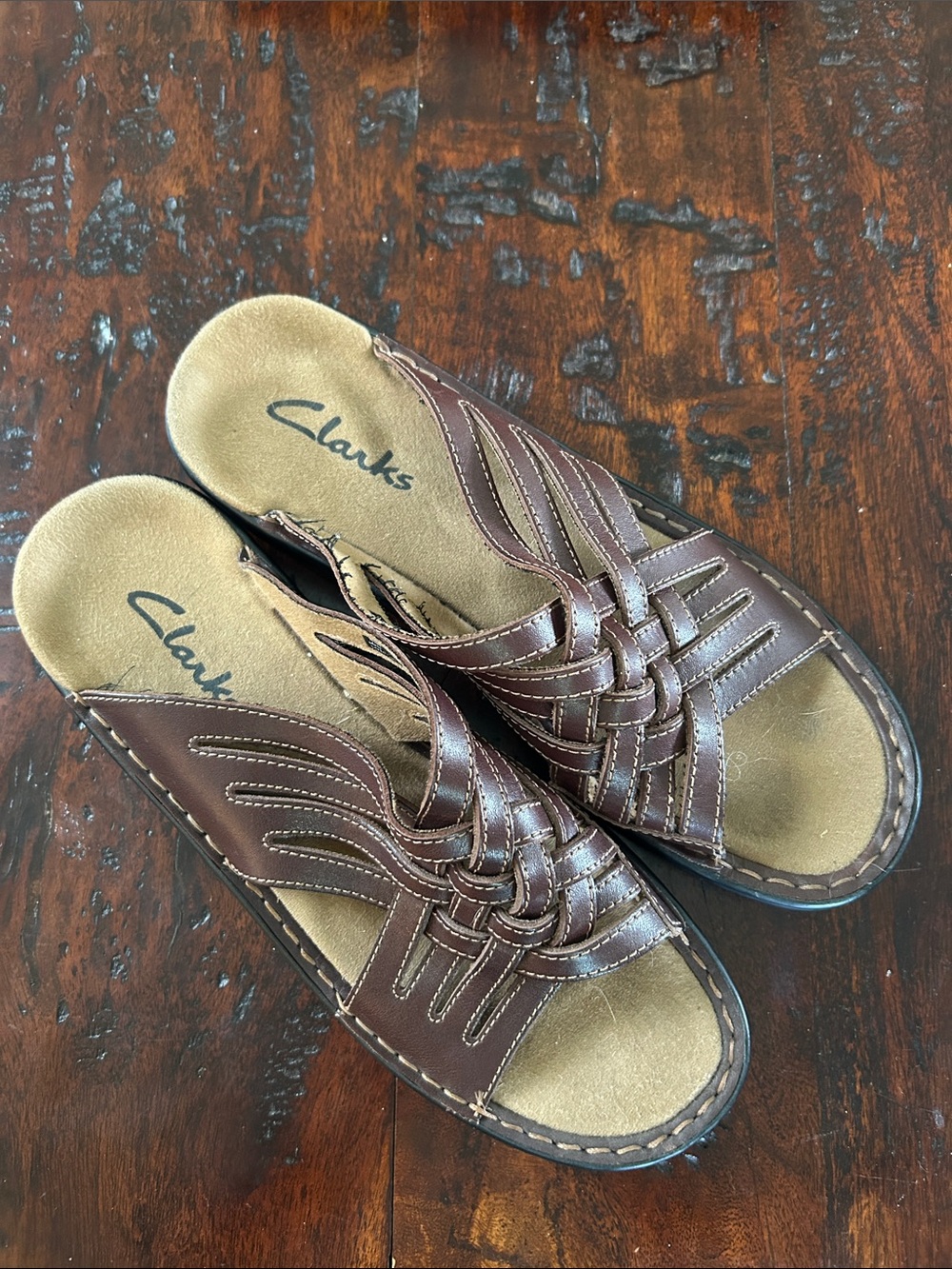 Clarks Womens Dark Brown Leather Weave Slide Sandals size 8 great condition